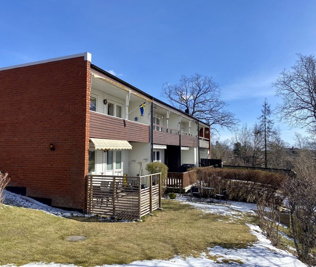 21. Fo╠ersa╠ekringsa╠erende Renovering av stenmur pa╠egrund av pa╠eko╠erning